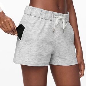 Lululemon Athletica On The Fly 2.5” Shorts
